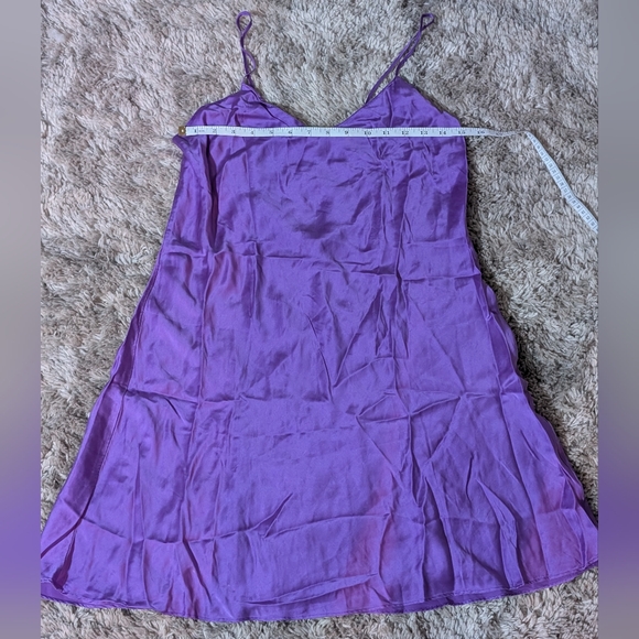 Victoria’s Secret Gold Label Lilac 100% Silk Nightgown – Size Small - Picture 3 of 9